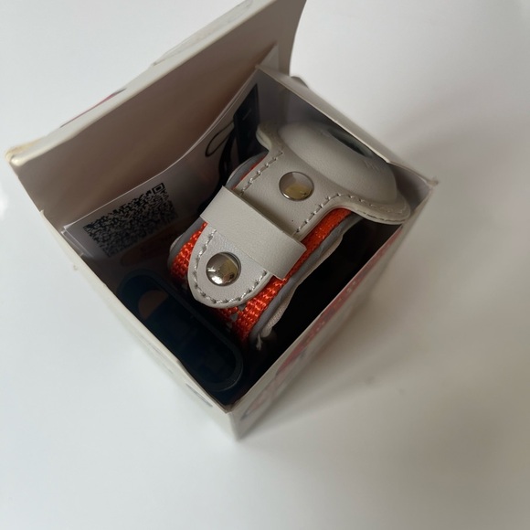 Air Tag Dog Collar - Reflective stitching & Orange - for medium size dogs - Picture 2 of 12